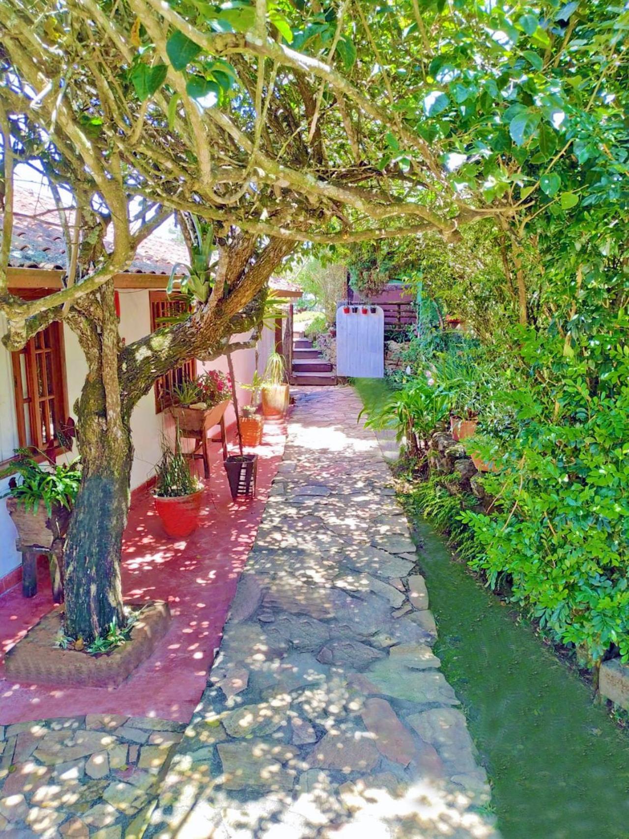 Pousada Kokopelli Lavras Novas Exteriör bild